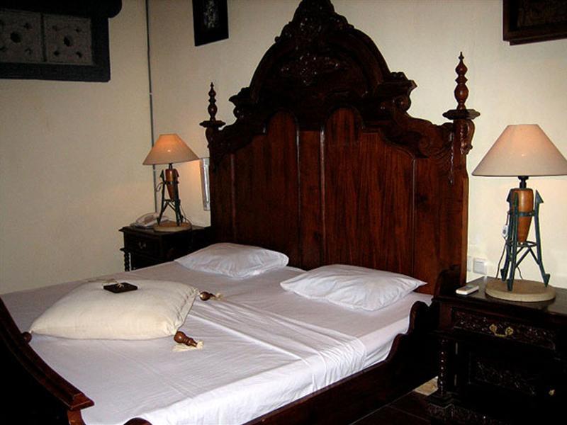 Oyo 2334 Melka Excelsior Hotel Singaraja Eksteriør billede